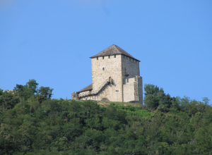 BAJKOVITA KULA NA SEVERU SRBIJE Pogled sa nje pruža se širom banatske ravnice