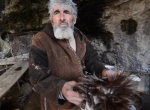 PEĆINSKI ČOVEK IZ SRBIJE Piroćanac Panta Petrović već nekoliko godina živi kao pravi odmetnik od civilizacije (VIDEO)