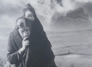 ONE SU NA SVET DONOSILE I PODIZALE JUNAKE Ne smemo nikako i nikada da zaboravimo vekovna žrtvovanja i stradanja srpskih majki!