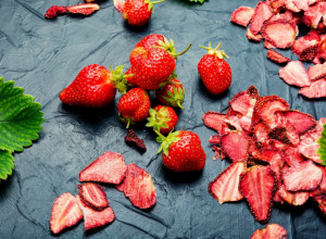 OBRATITE PAŽNJU Evo kako da pri kupovini prepoznate domaće jagode