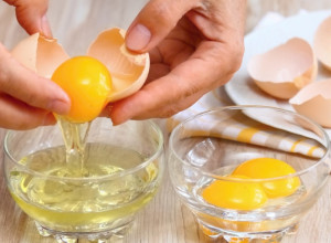 Videli ste CRVENU tačkicu na ŽUMANCETU? Evo da li smete da konzumirate takvo jaje