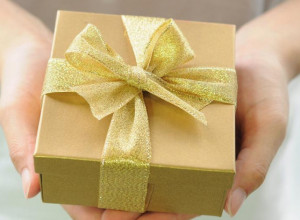 NIKAKO GA NE UNOSITE U KUĆU Prema starim običajima veruje se da ako dobijete ovaj poklon bolje bi bilo da ga spalite