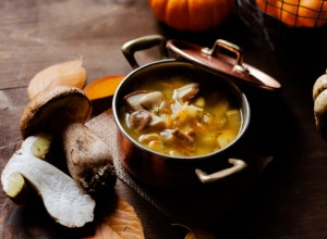 4. DANI GLJIVA, LEKOVITOG BILJA I ŠUMSKIH PLODOVA Održava se i pravljenje gulaša i drugih specijaliteta iz tradicionalne svrljiške kuhinje (VIDEO)