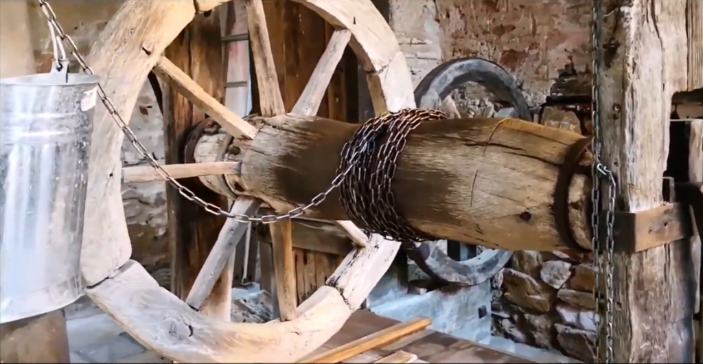 DA LI STE ČULI ZA BUNAR SVETOG SAVE NA HILANDARU? Voda ima čudotvornu moć, a Svetogorci veruju da će nastupiti kraj vremena kada bude presahnula (VIDEO)