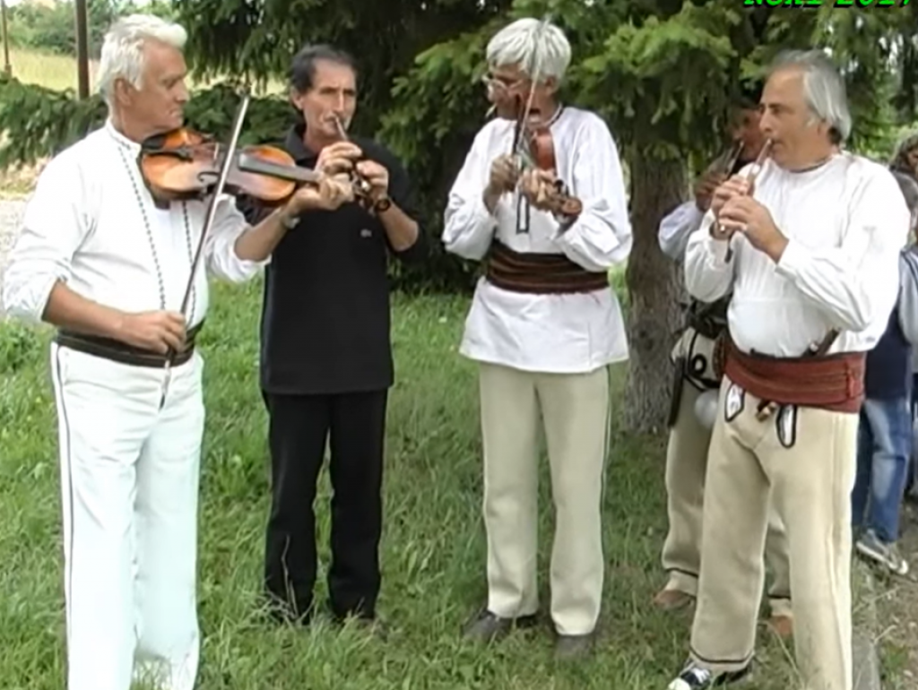 MEĐUNARODNI FESTIVAL STVARALAŠTVA "CRNOREČJE U PESMI I IGRI" Najznačajnija kulturno-turistička manifestacija u Bolјevcu čiji je glavni sadržaj predtakmičenje trubača istočne Srbije (VIDEO)