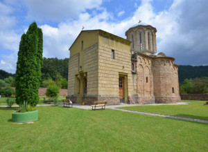 VELIKA ČUDA SU SE OVDE DOGAĐALA Molitvom se Svetom Sisoju najviše obraćaju mladi bračni parovi koji nemaju dece, kao i roditelji za zdravlje svojih potomaka (VIDEO)