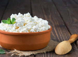 Zašto je SIR dobar za telo? Ovo je 5 razloga da ga JEDETE SVAKO JUTRO