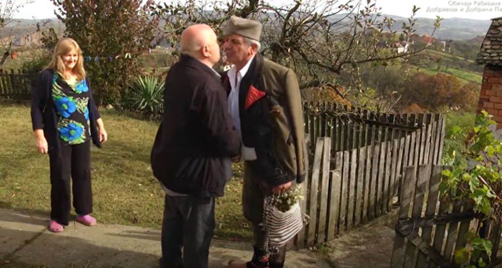 SRPSKI OBIČAJI KOJI STRANCE OBARAJU S NOGU: Ritual bez kojeg nijedan događaj ne može da prođe im je OMILJENI