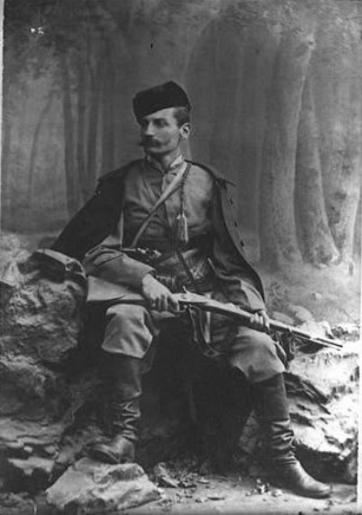 BORAC U LEGIJI STRANACA, ŽIVEO SAMO OD SVOJE PLATE, DIGAO SPOMENIK SELJANKI I NJENOM SINU: 7 priča o kralju Petru I!