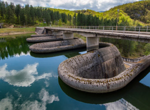 MODROZELENO NETAKNUTO PARČE RAJA Radoinjsko jezero je vazdušna banja, vodom ispunjen kanjon, a kažu da je i poslednji blesak divljine u Srbiji (FOTO/VIDEO)