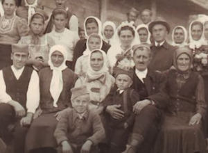 SVADBENI OBIČAJI KOD NAS I NA ZAPADU Jedan od možda najupečatljivijih momenata svake svadbe je bacanje bidermajera (FOTO/VIDEO)
