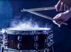 KORISTI GA I VOJNI ORKESTAR Doboš je predstavljao pozivni signal za okupljanje ljudi da bi im se saopštile važne mesne vesti (FOTO/VIDEO)