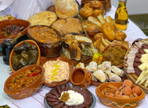 SVAKI SRBIN OVO TREBA DA ZNA: Ovako se poštuju preci!