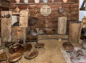 "DA BOG DA TI SE OGNJIŠTE UGASILO" Ovo je najteža kletva u Srbiji!, a evo i izložbe u Galeriji RTS-a, kako ono izgleda (FOTO/VIDEO)