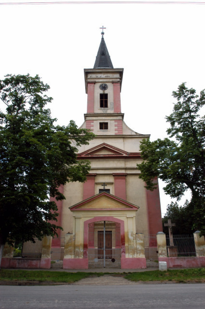 SPOMENIK KULTURE OD VELIKOG ZNAČAJA U unutrašnjosti skulptoralno su ukrašeni samo oltari (FOTO/VIDEO)
