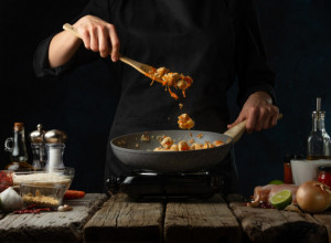 STARINSKO SRPSKO JELO ĆULAMA Meso koje pliva u ukusnom sosu od samo dva sastojka! (RECEPT/VIDEO)