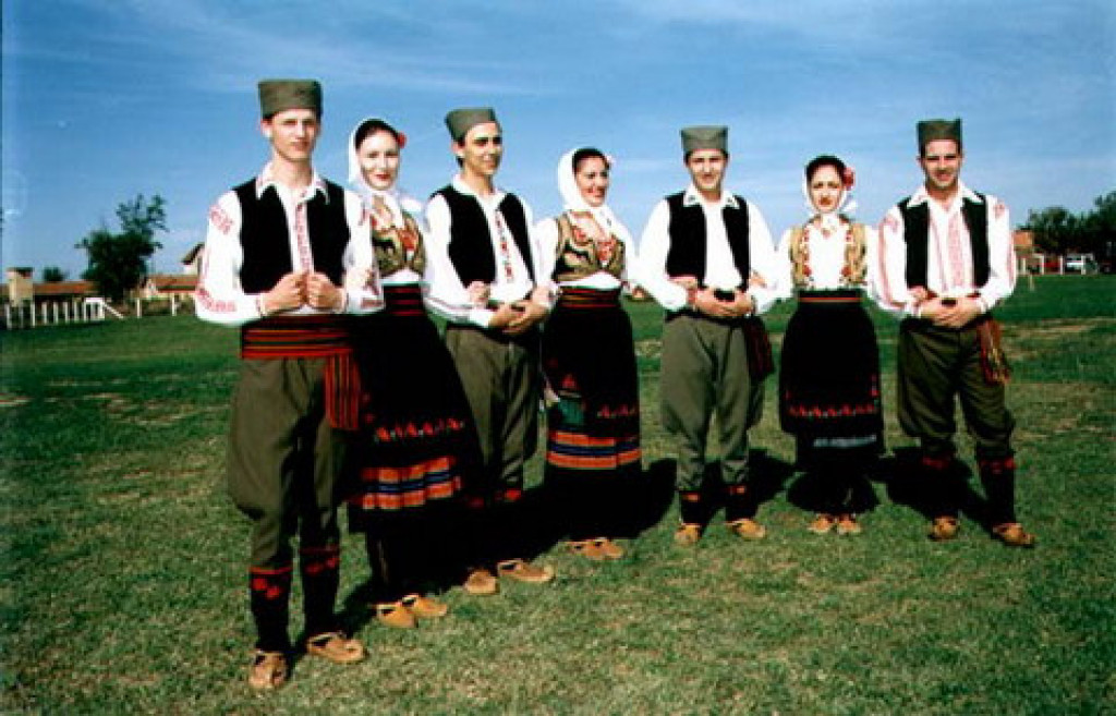 ZAUZIMA POSEBNO MESTO U SRPSKOJ TRADICIJI Raznovrsne narodne nošnje imale su mnogostruka značenja u životu naroda  (FOTO/VIDEO)