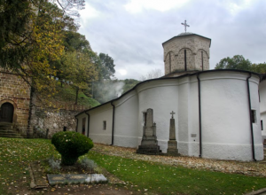 MNOGI GA NAZIVAJU OSTROGOM U SRBIJI Veruje se da ovde bolesni ozdrave, a nesrećni pronađu mir! (VIDEO)