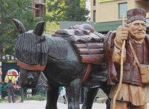 NESVAKIDAŠNJI PODVIG SAMOUKOG DRVODELJE Trebalo mu je dva meseca i kubik i po građe od lipovog drveta za ovu skulpturu (FOTO)