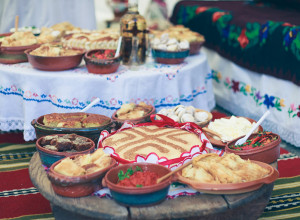 SVETSKI KUVARI I STRUČNJACI NAPRAVILI LISTU 10 NAJGORIH SRPSKIH JELA Šokiraćete se kada vidite koji specijalitet im se nije dopao, tu su i podvarak i pihtije