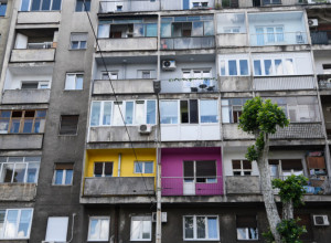 NOVA POMOĆ DRŽAVE ZA KUPOVINU STANA! Vlada Srbije odlučila: Evo koliko dobijaju roditelji za učešće za nekretninu