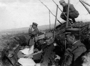 ANEGDOTA O VOJVODI STEPI: 1917. prišao VASILIJU LAZIĆU koji je SEDEO U ROVU i jednom naredbom PROMENIO ŽIVOT ovom vojniku!