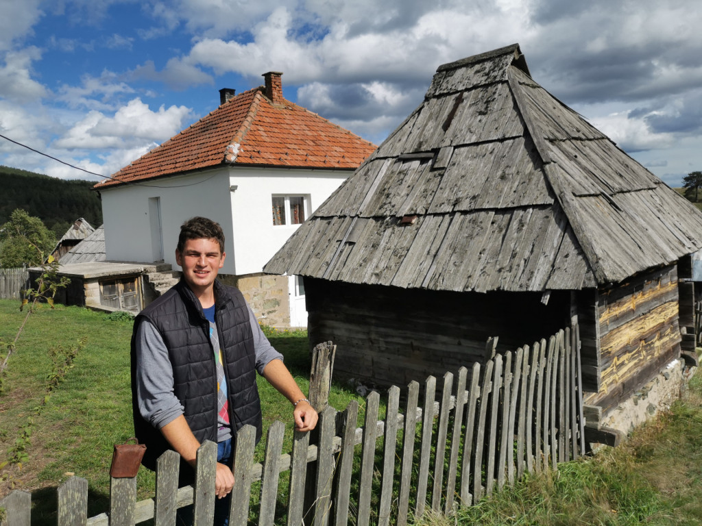 NAJPOZNATIJI DEČKO SA SELA Luka Crepuljarević posetio Francusku i evo šta kaže (FOTO)