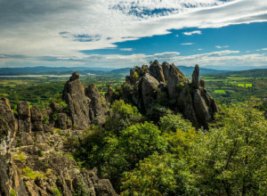 SVOJEVRSNA VAZDUŠNA BANJA Boračke stene neodoljivo podsećaju na vulkansku Ostrovicu (FOTO/VIDEO)