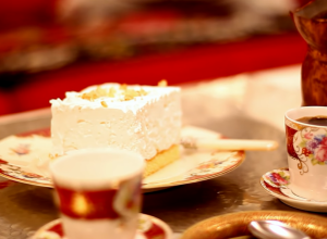 "NEMA HLEBA, DAJTE IM KOLAČA" Šampita je desert kome retko ko može da odoli, a vi izvolite (RECEPT/VIDEO)