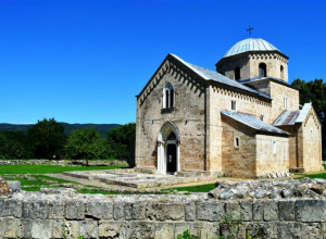 TAJNA POREKLA JELENE ANŽUJSKE KRIJE SE OVDE?! Ideja o Carstvu božijem i Rajskom vrtu oblikovala je ideju o izgradnji manastira Gradac (FOTO/VIDEO)