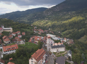 "KUME, ALA SI GA NAKITIO" Vlasnika kuće na selu prozvali zbog oglasa, on odmah uzvrato