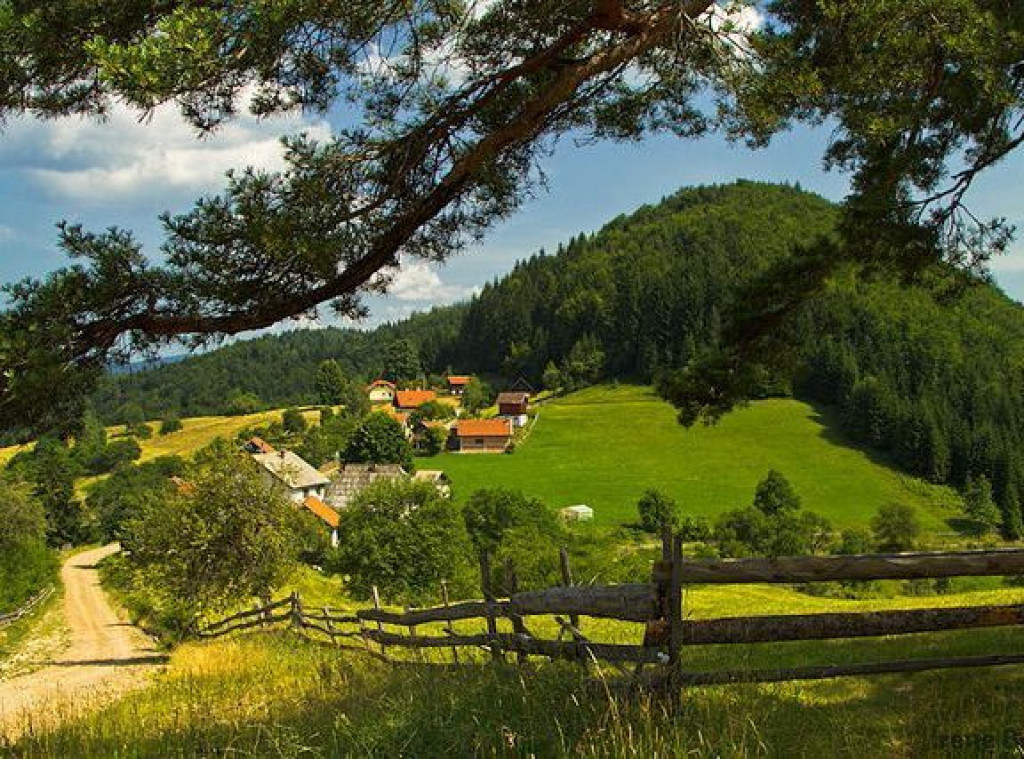 GROBLJE ZA DŽINOVE I SELO GOTOVANA O postanku Gotovca se različito priča, ali sve je vezano za manastir Žiča (FOTO/VIDEO)