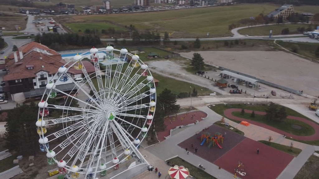 TOČAK POSEBNO PRIVLAČI PAŽNJU NOĆU KADA SIJA Turistička atrakcija jedinstvena u čitavoj bivšoj Jugoslaviji (FOTO/VIDEO)