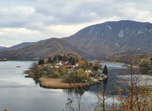 POLUOSTRVO PEJICE JE PRAVI DRAGULJ KABLARA Vožnja katamaranom pored "srpskog Bleda" nezaboravan je doživljaj