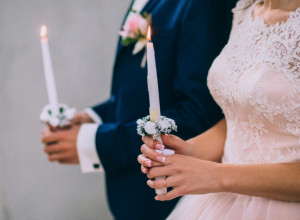 OBIČAJ KOJI SE I DALJE POŠTUJE Zašto mlada stoji s mladoženjine leve strane?