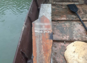 NA POVRŠINI REKE LIM ISPLIVAO NADGROBNI SPOMENIK Jasno se vidi ime, prezime i datum smrti, pokojnik je najverovatnije komunista iz Bijelog Polja (FOTO)