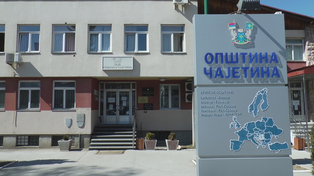 DOBIJAJU DODATNIH 100, 150 ili 200 HILJADA DINARA KADA SE PORODE Fantastična vest iz Čajetine, ova opština majkama će isplaćivati najviše novca u Srbiji: