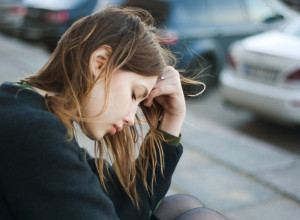 "NAJTEŽI TERET DEČIJIH RAMENA JE NEPROŽIVLJENI ŽIVOT NJIHOVIH RODITELJA": Izreke čuvenog psihologa o životnim greškama