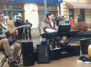 OBLAČNE DANE OBOJILI MUZIKOM "Ako Vam smetaju ulični svirači, oni će otići gde ih niko neće naći"