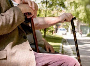 ŠTA SE DEŠAVA SA NOVCEM KOJI OSTANE NA RAČUNU POSLE SMRTI PENZIONERA: Evo kada i zašto nikako ne smete da podignete ni dinar!