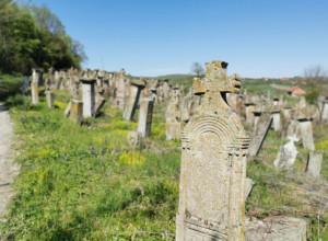 SPOMENIK ZA ŽIVOTA, u selu poznatom po groblju, DELO ŠUMADINCA Dobio blagoslov od monahinja, evo o čemu se radi (FOTO)