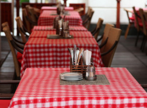 PREGLEDALI SMO OGLASE ZA VAS Kuvari u Srbiji mogu da zarade čak 350.000 dinara