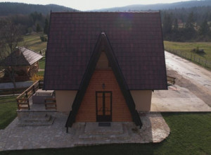 BEOGRAĐANI POLUDELI ZA PLACEVIMA Smeštena u samom srcu Tare, postala jedna od najtraženijih lokacija u Srbiji