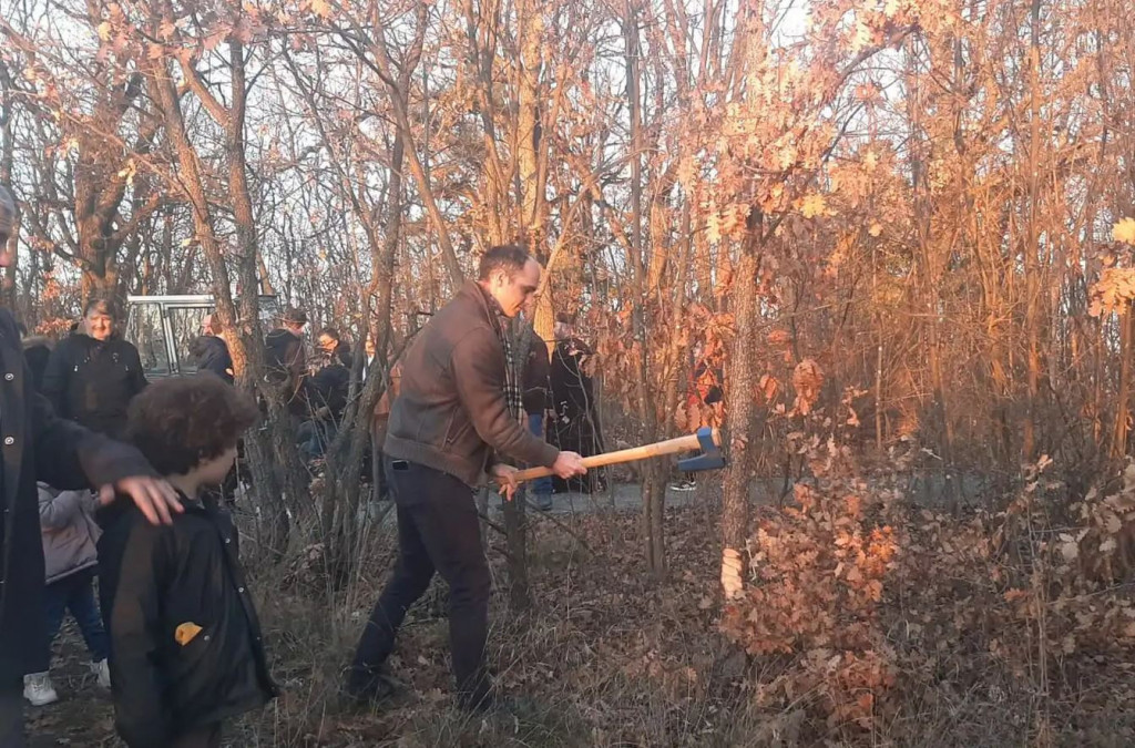 Sa Oplenca poslata prelepa slika čuvanja starih običaja, tradiciju započeo kralj Petar pre 100 godina, a nastavlja princ