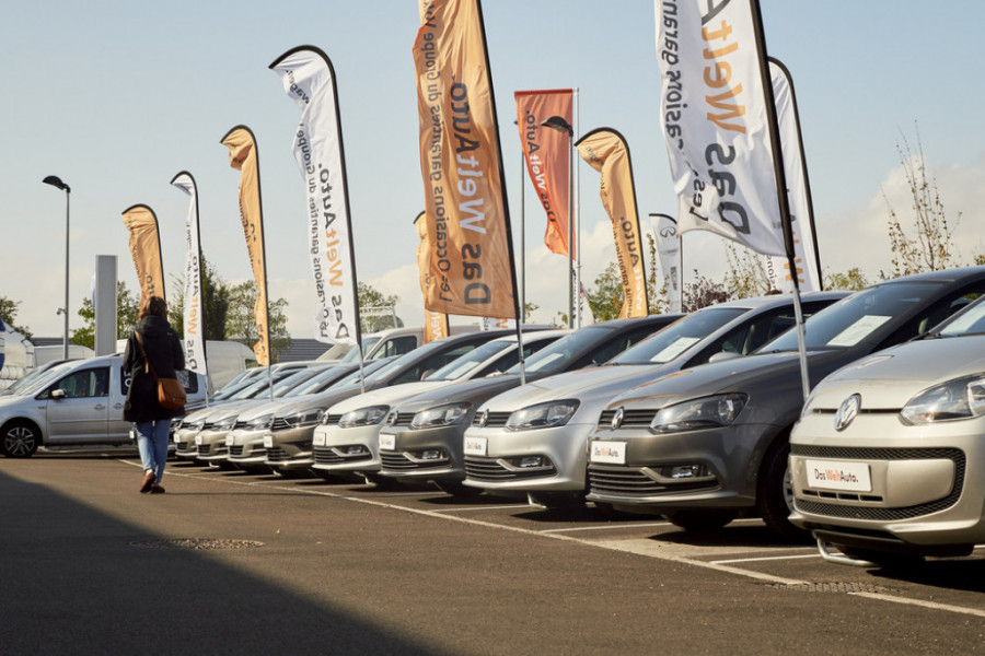 ROK ZA PRIJAVU JE DO OKTOBRA Država daje do 2.100 evra za kupovinu polovnih automobila, evo kako da se prijavite