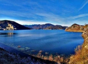 BLISTAVA SLIKA IZ ZAPADNE SRBIJE Obilne padavine donele jednu dobru stvar, napunilo se Zaovinsko i Zlatarsko jezero