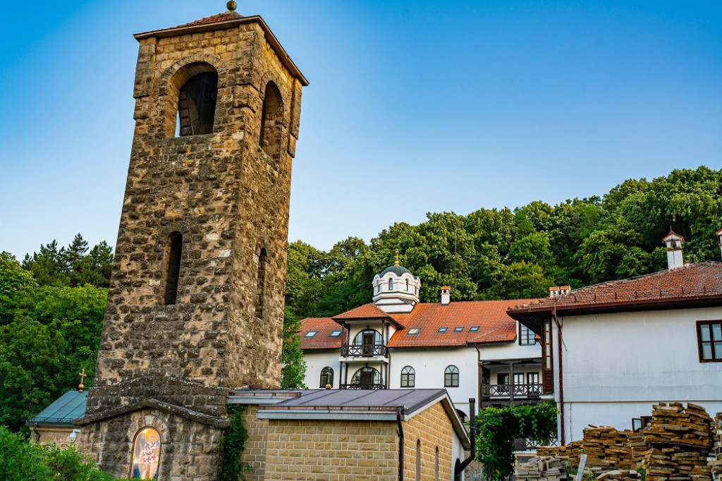 DVA PUTA RUŠEN I OBNAVLJAN Manastir u blizini Negotina krije neobične priče: U sve je umešan Miloš Obrenović, a čak ima i svoju vinariju (FOTO)