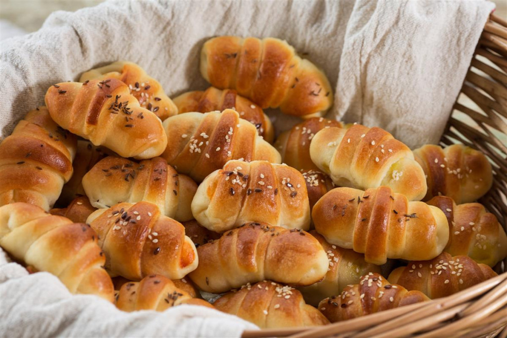 MEKANE I VAZDUŠASTE KIFLICE BEZ JAJA, MARGARINA I MLEKA: Brzo se prave, a toliko su ukusne da će vam svi TRAŽITI RECEPT