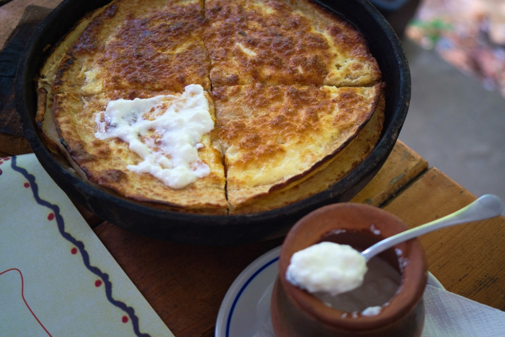 TRADICIONALNI KOSOVSKI SPECIJALITET - FILIJA Jedna od najlepših naših slojevitih pita pravi se samo od 5 SASTOJAKA