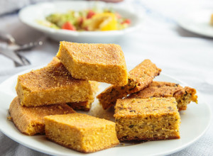 MIRIŠE NA DETINJSTVO Bakina proja sa sirom